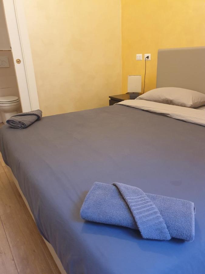 ローマ Lombardo Bed & Breakfast エクステリア 写真